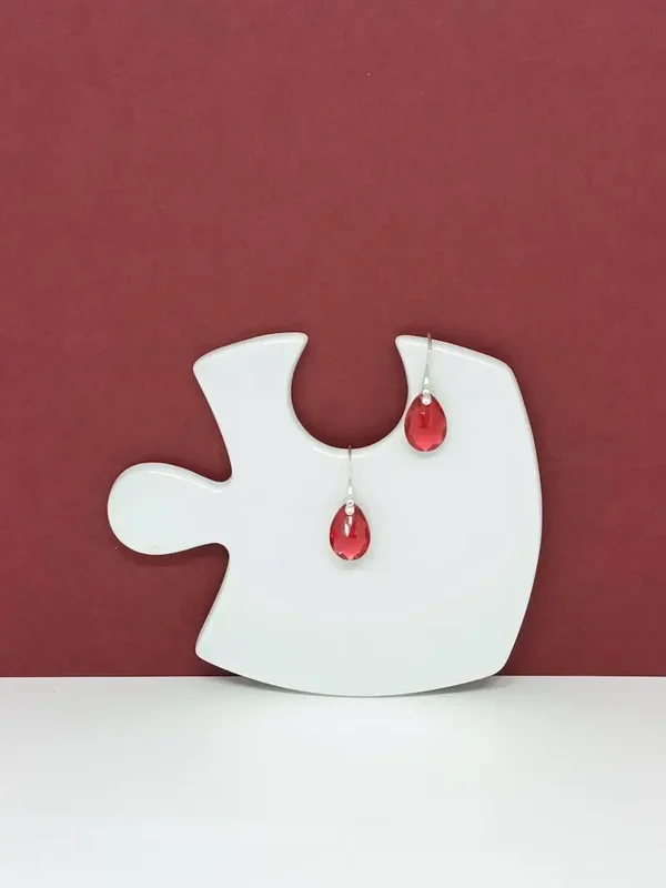 Boucles d’oreilles gouttes cristal rouge monté à la main-Criméa