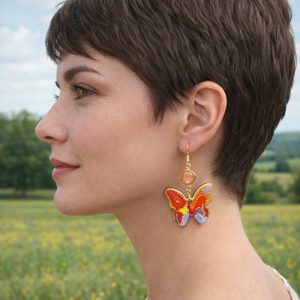 Boucles d’oreilles papillon orange et mauve en bois artisanales | Art’Tipik- Ephémère