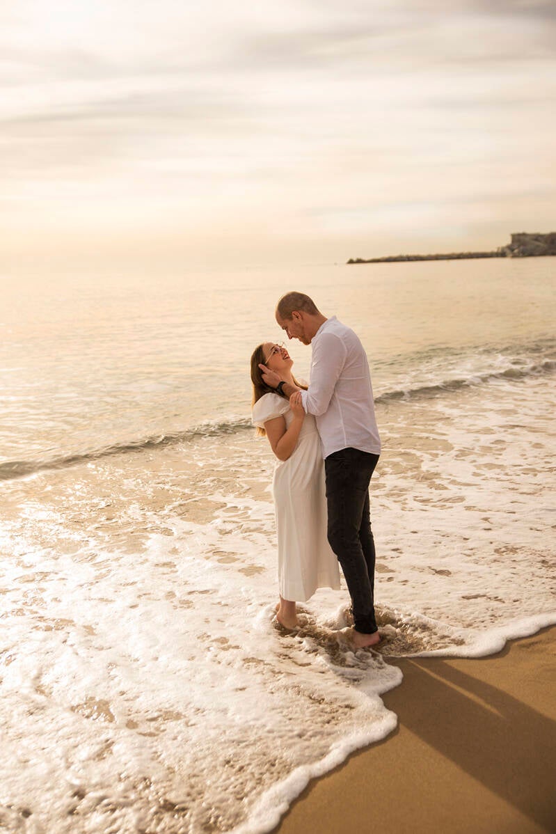 Relaxed beach lifestyle couple photography in Barcelona