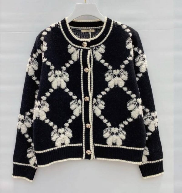 Cardigan con bottoni gioiello