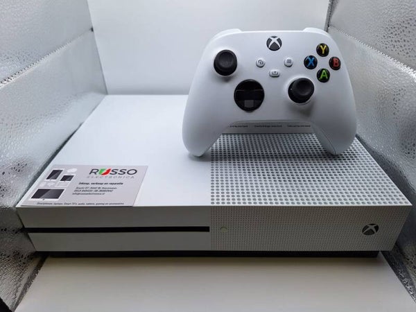 XBOX ONE S + Controller