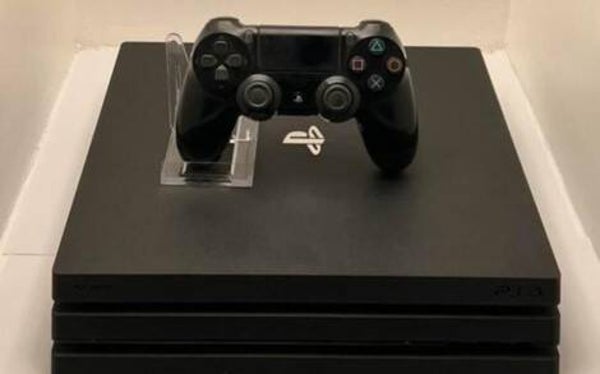 Sony Playstation 4 PRO 1TB console