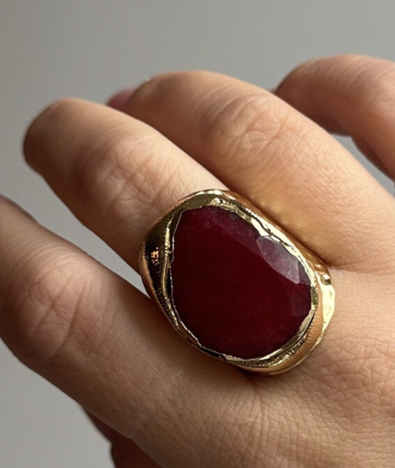 Ring Natuursteen Rood