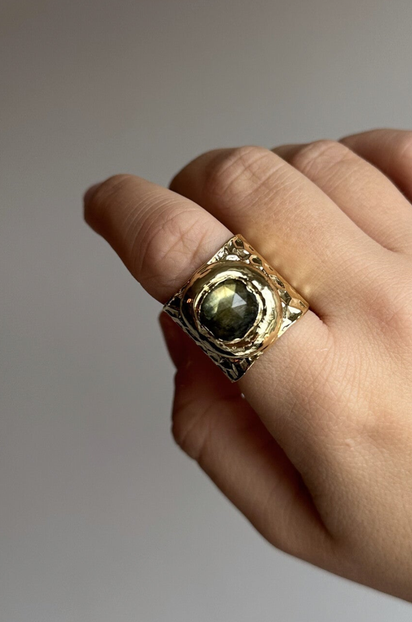 Ring Natuursteen Groen