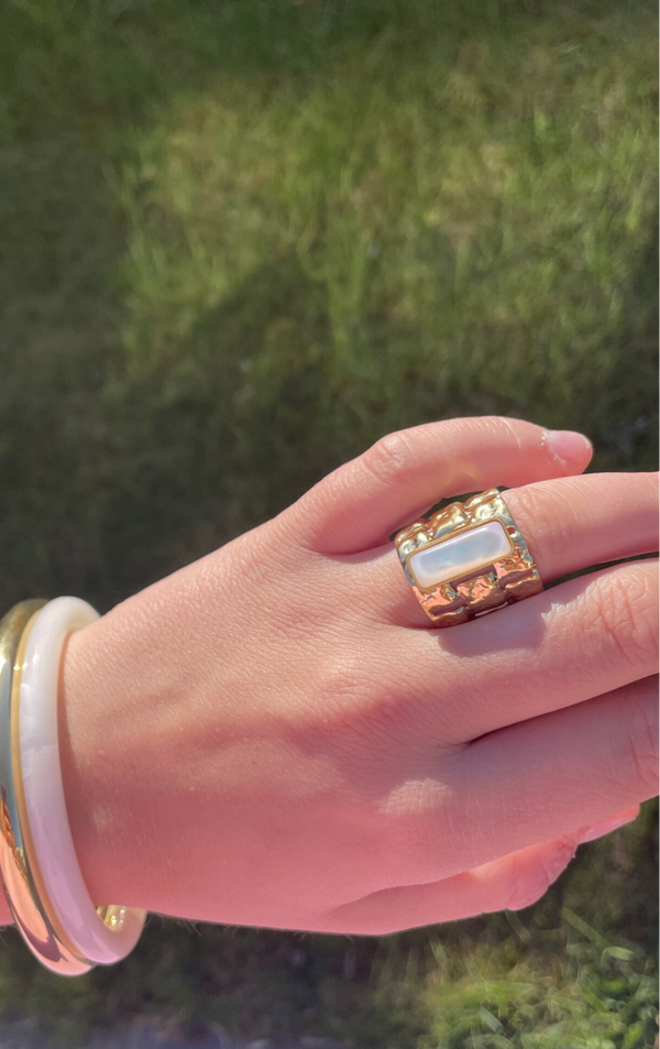 Ring White stone