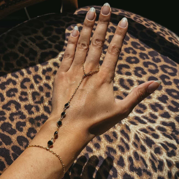 Hand chain black