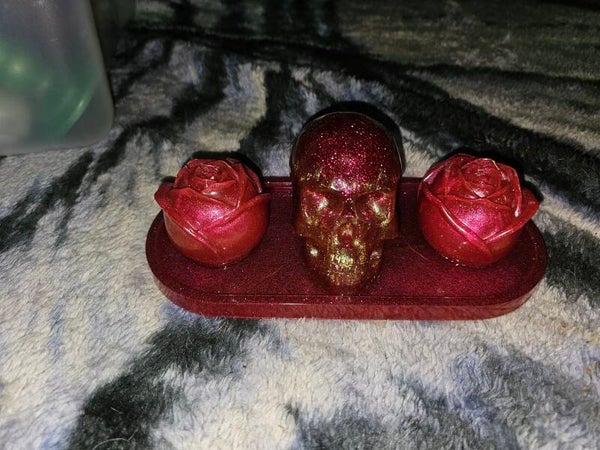 Roses & Scull