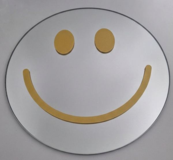 Spiegel Smiley lachend