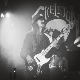 marksmilingblacknwhite-1.jpg