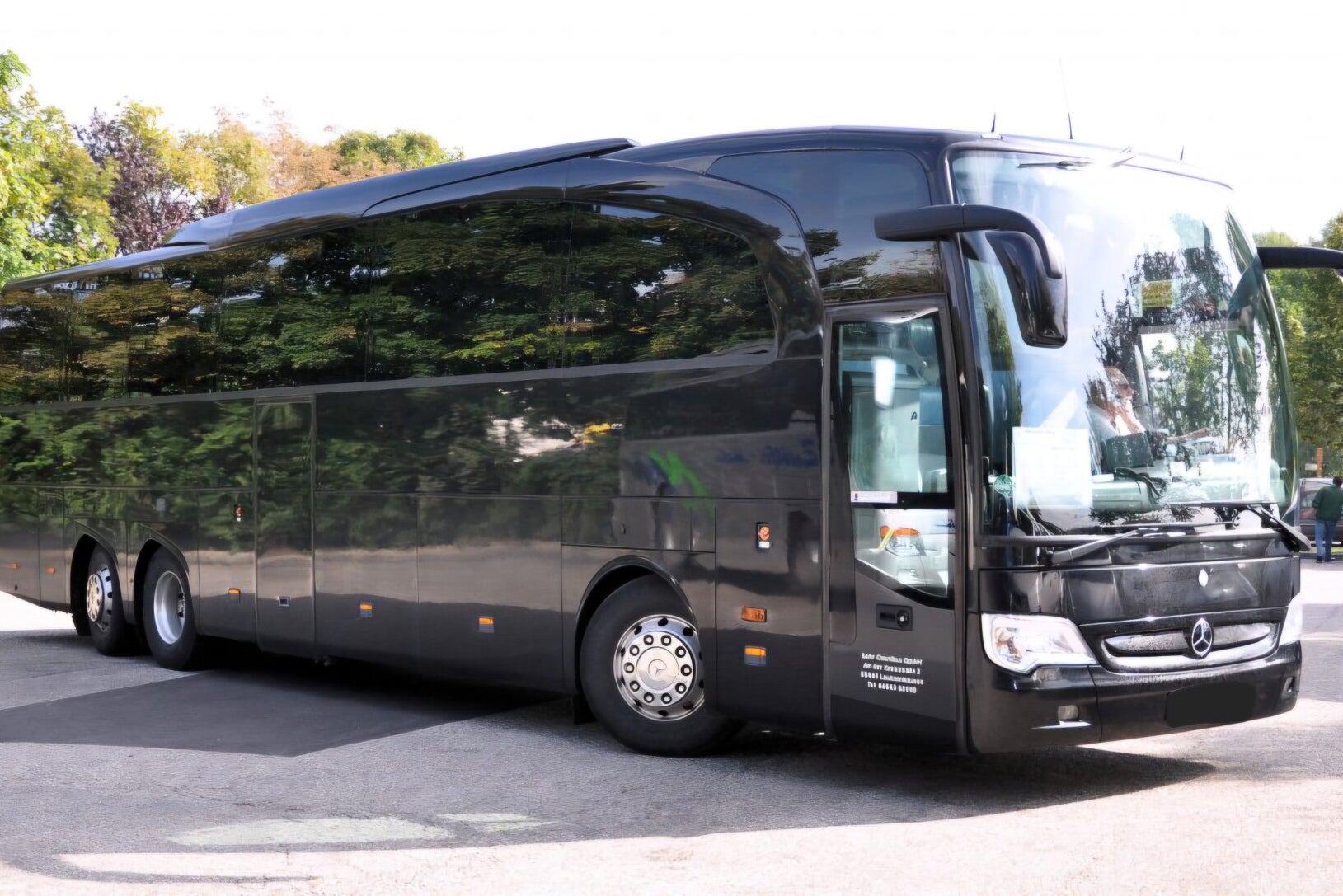Location d'Autocar / Bus 36-50 places avec chauffeur pour transfert aéroport de Bâle-Mulhouse-Freiburg