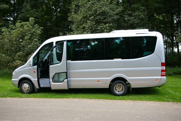 Minibus avec chauffeur en Suisse
