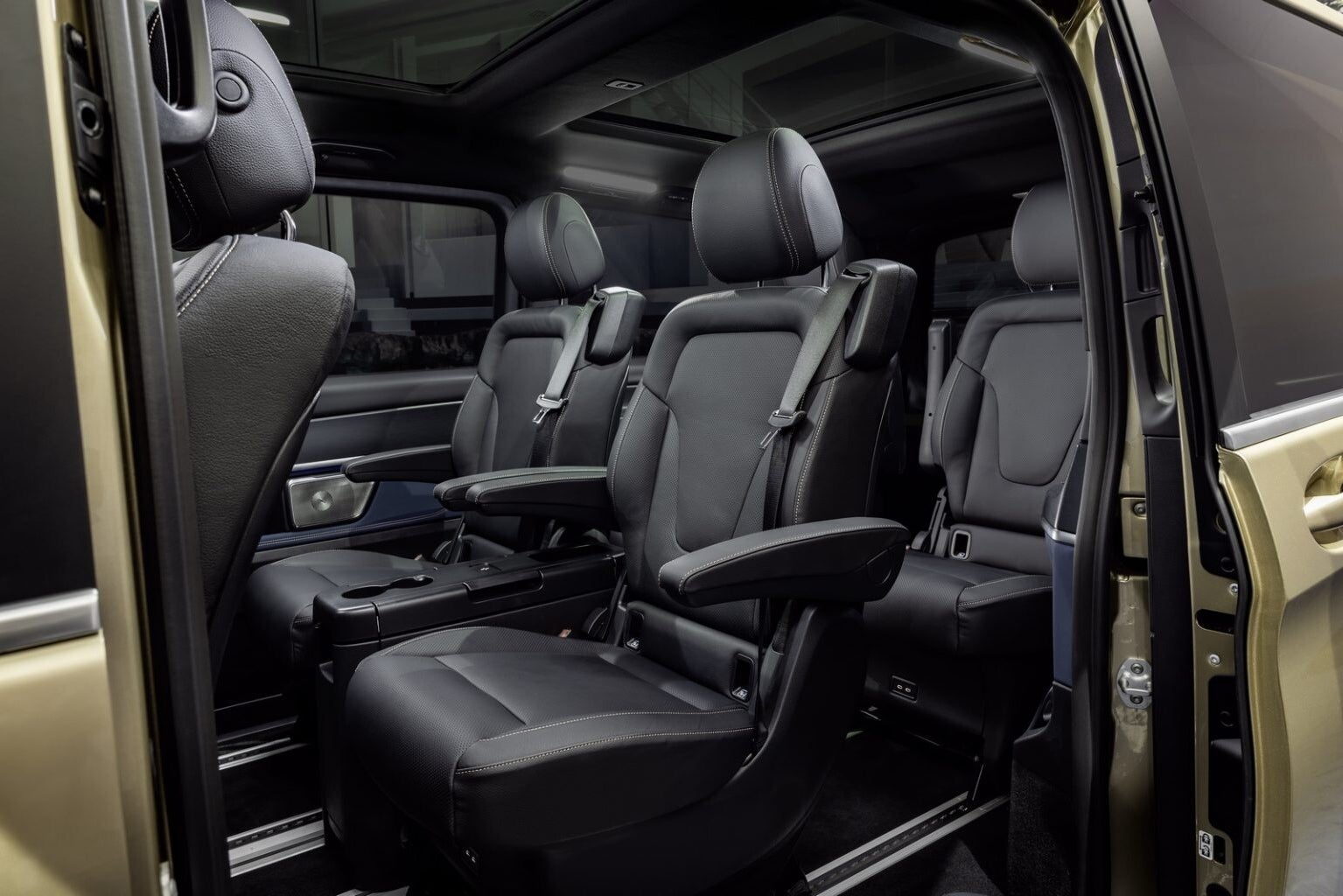 Van Mercedes avec chauffeur