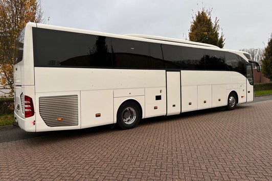 Location d'Autocar Bus +50 places avec chauffeur pour transfert aéroport de Bâle-Mulhouse-Freiburg
