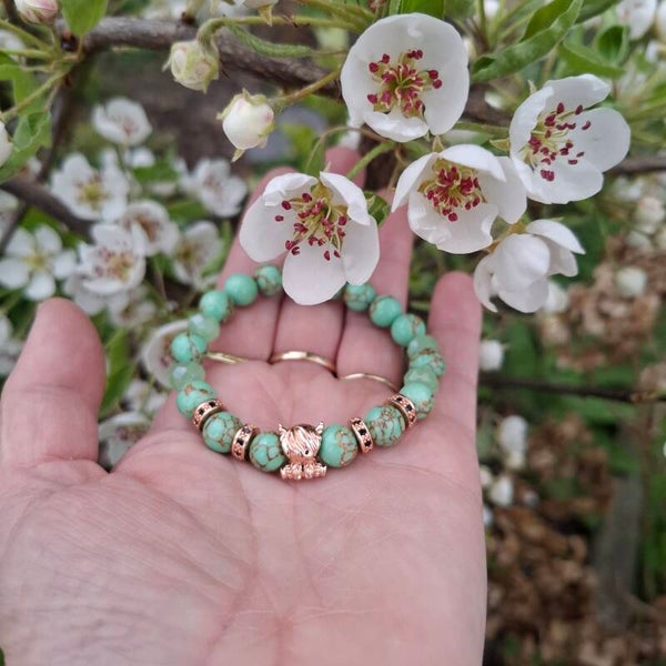 Blush Taurus Rosé Kalf Bedel Armband – Howliet & Glas Kralen | Handgemaakt