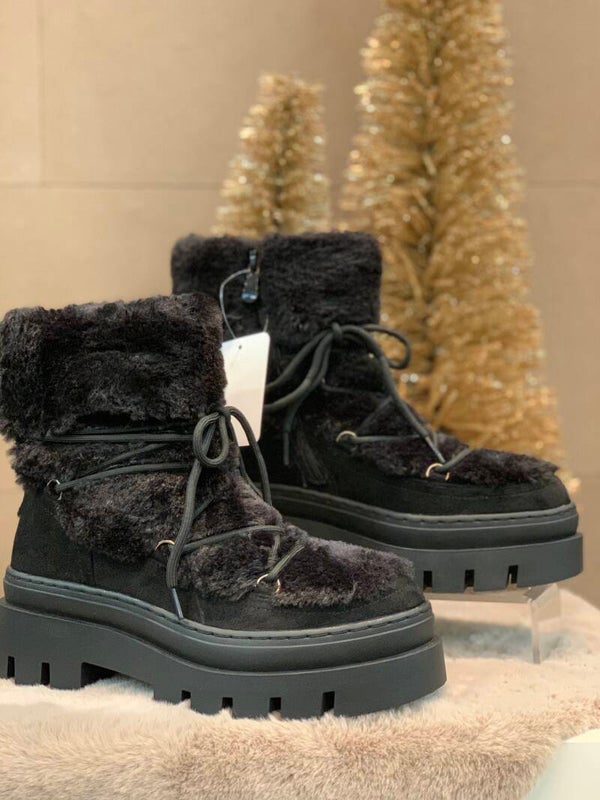 Fur boots