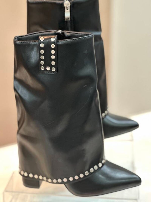 STUDS LAARS