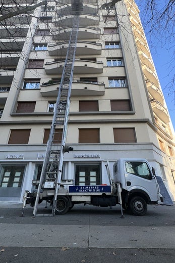 Location monte charge Grenoble