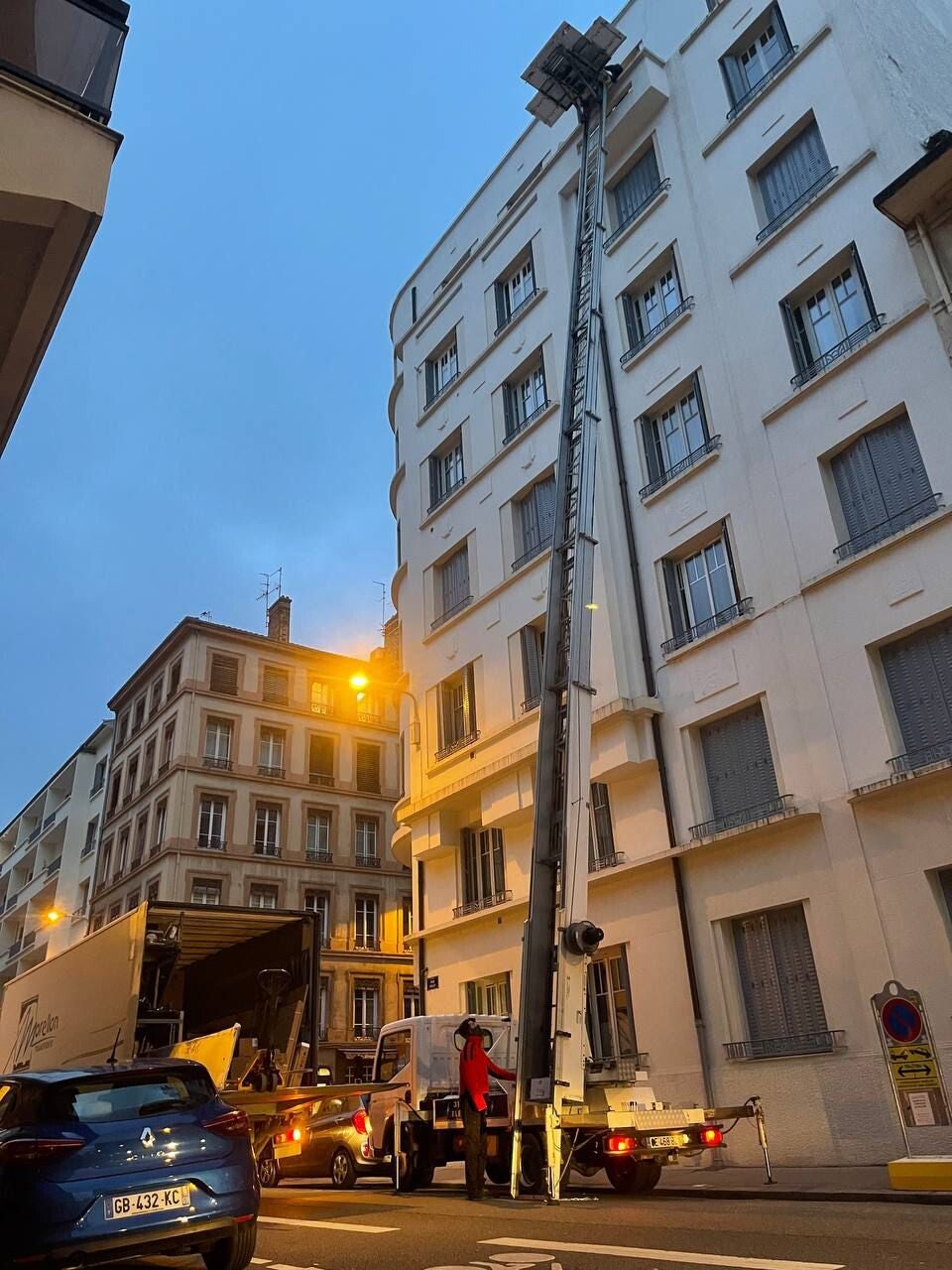 À propos monte-meuble Voreppe (38340) - Leader de la logistique verticale Isère