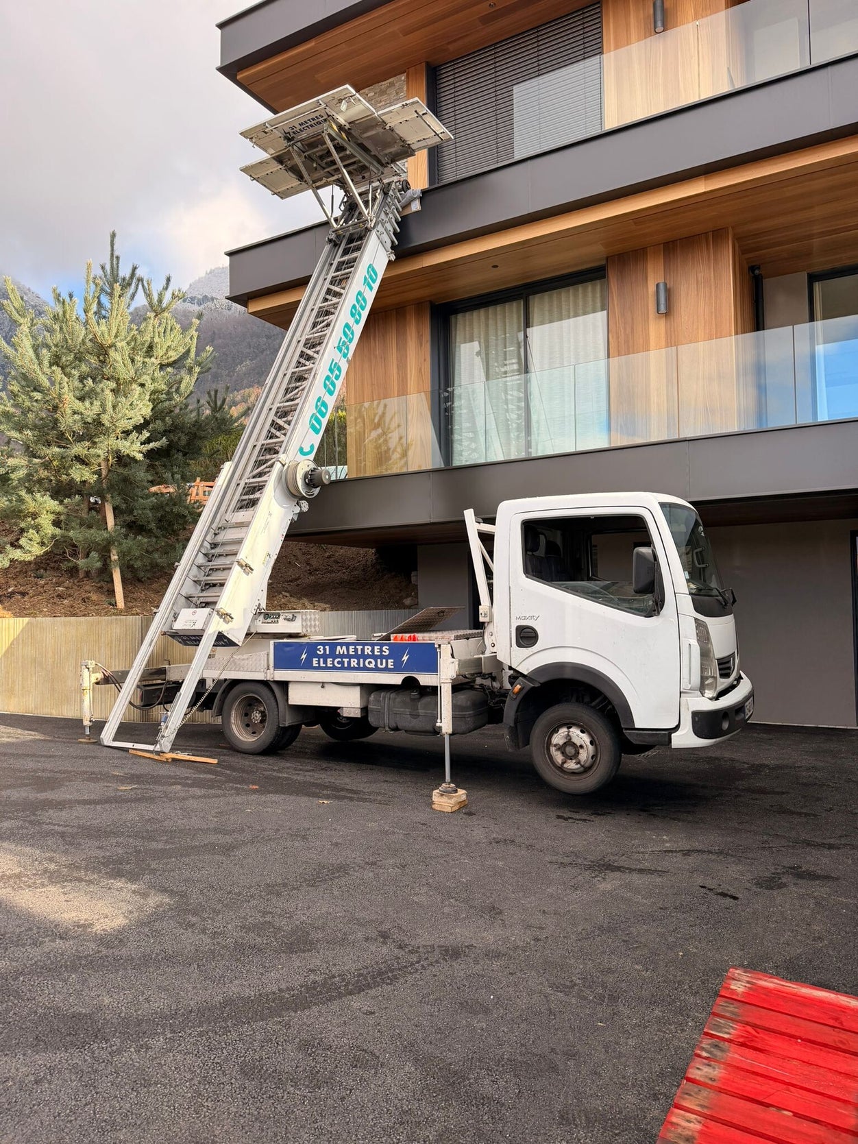 Location monte-charge déménagement Voreppe (38340) - Levage haute performance en Isère
