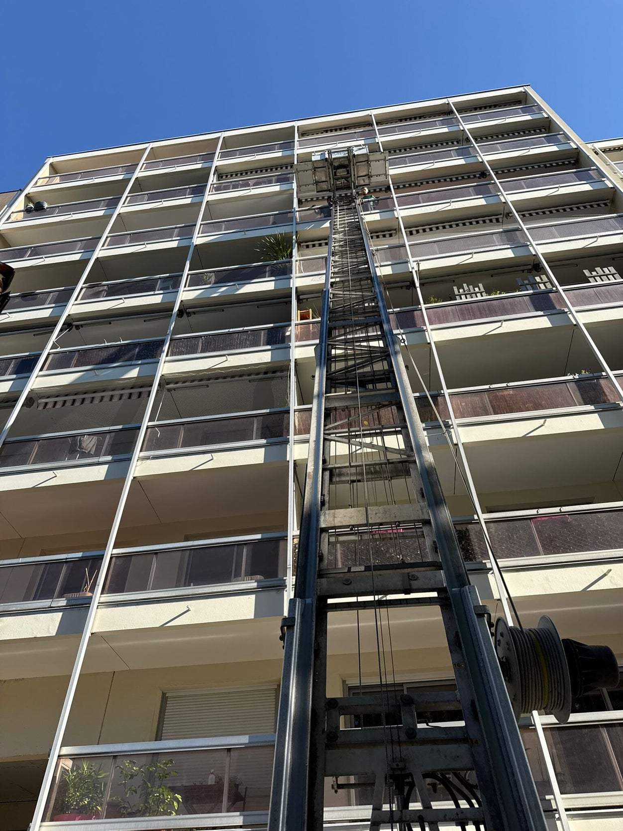 Location monte meuble Vif pour maison et appartement - Levage sécurisé en façade