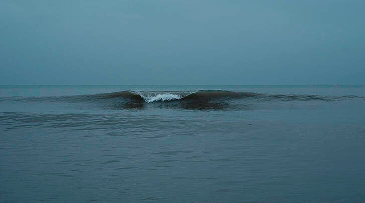 overslaande golf in de Noordzee Belgïe 
