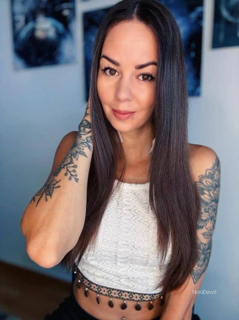 Nora Devot Tattoo Model und alternative Creatorin