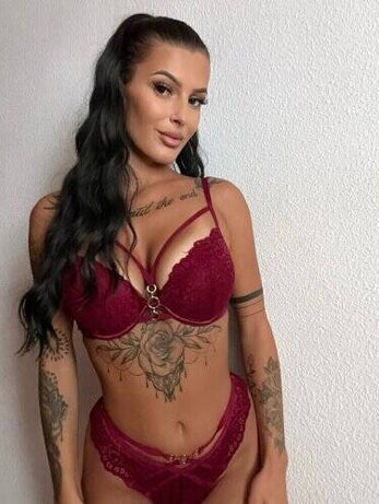 Geile Nachbarin 21 Tattoo Creatorin