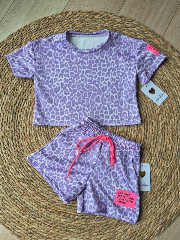 Leopard lila met label