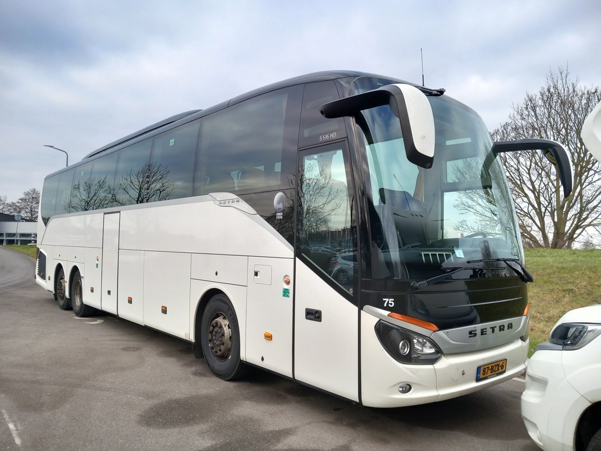 Almere Tours / Busbedrijven: A | buskees.nl