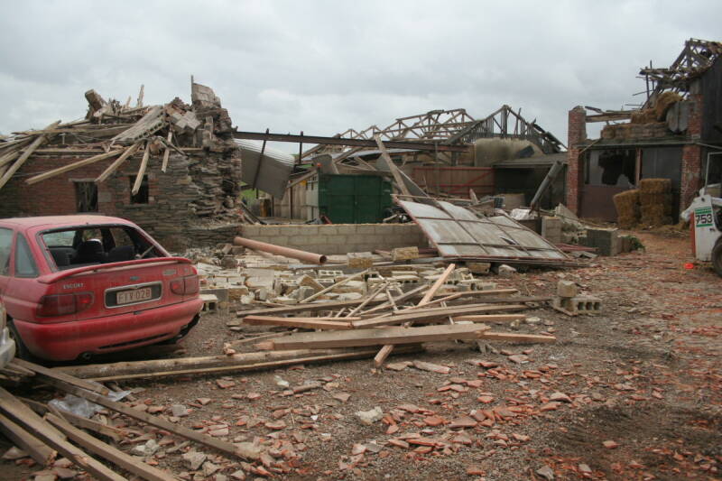 Verwoestingen aan een boerderij nabij Braine-le-Comte