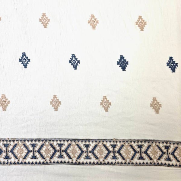 TISSU ORIENTAL BLANC CASSE BLEU ET BEIGE