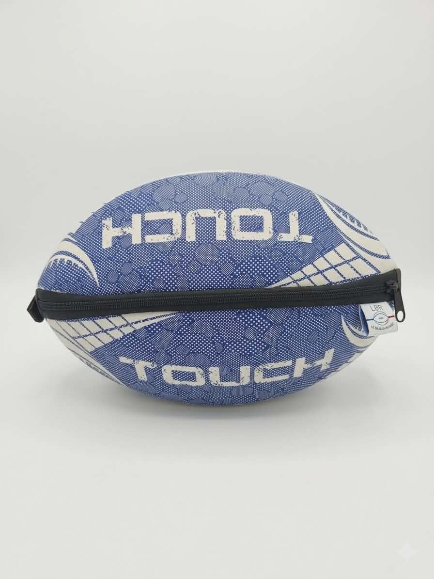 Trousse de toilette en ballon de rugby recyclé