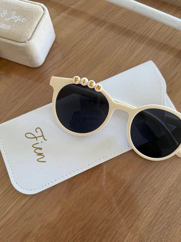 Brillenhoesje voor de bruid