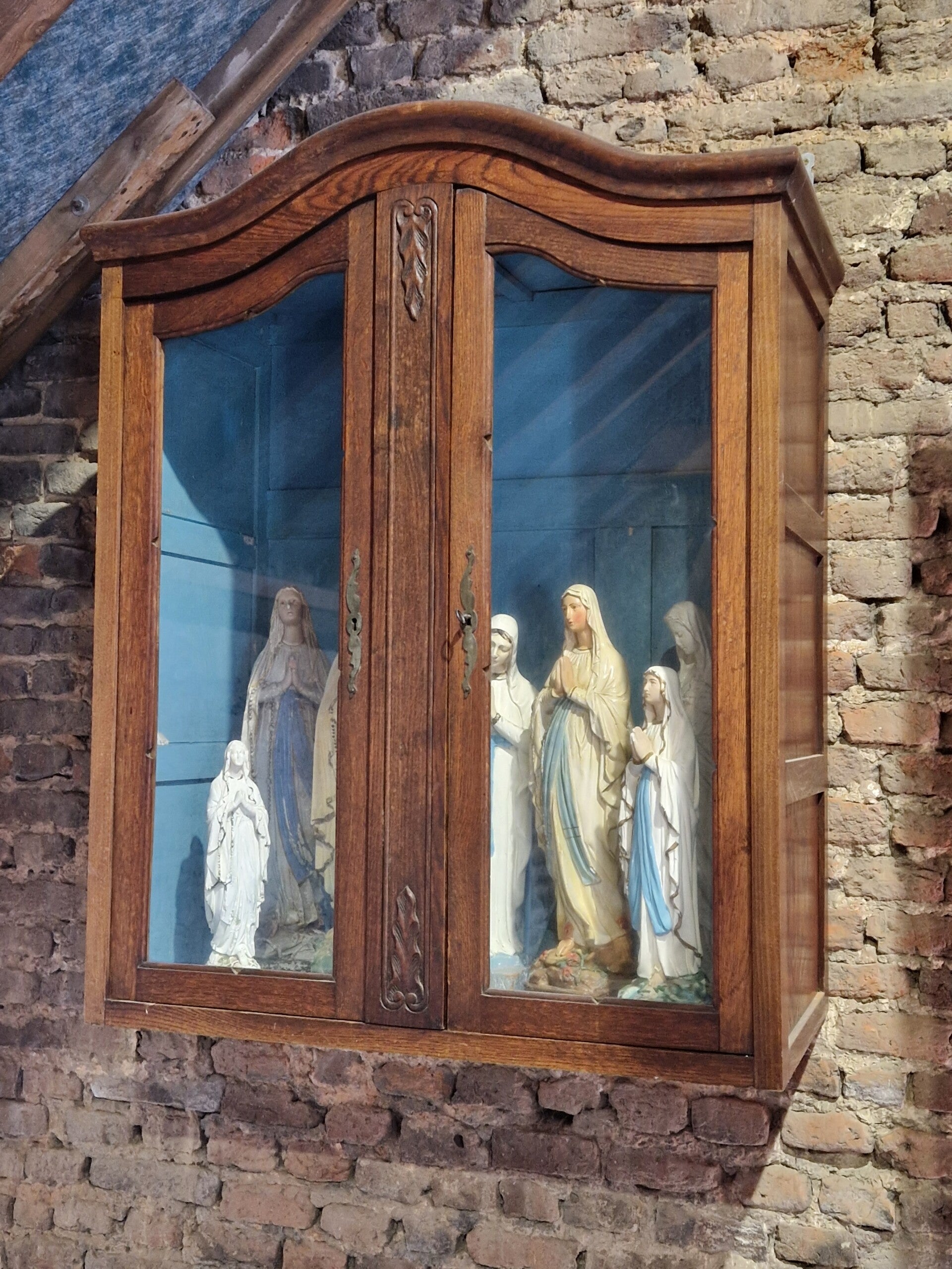 Vitrinekastje / wandkastje