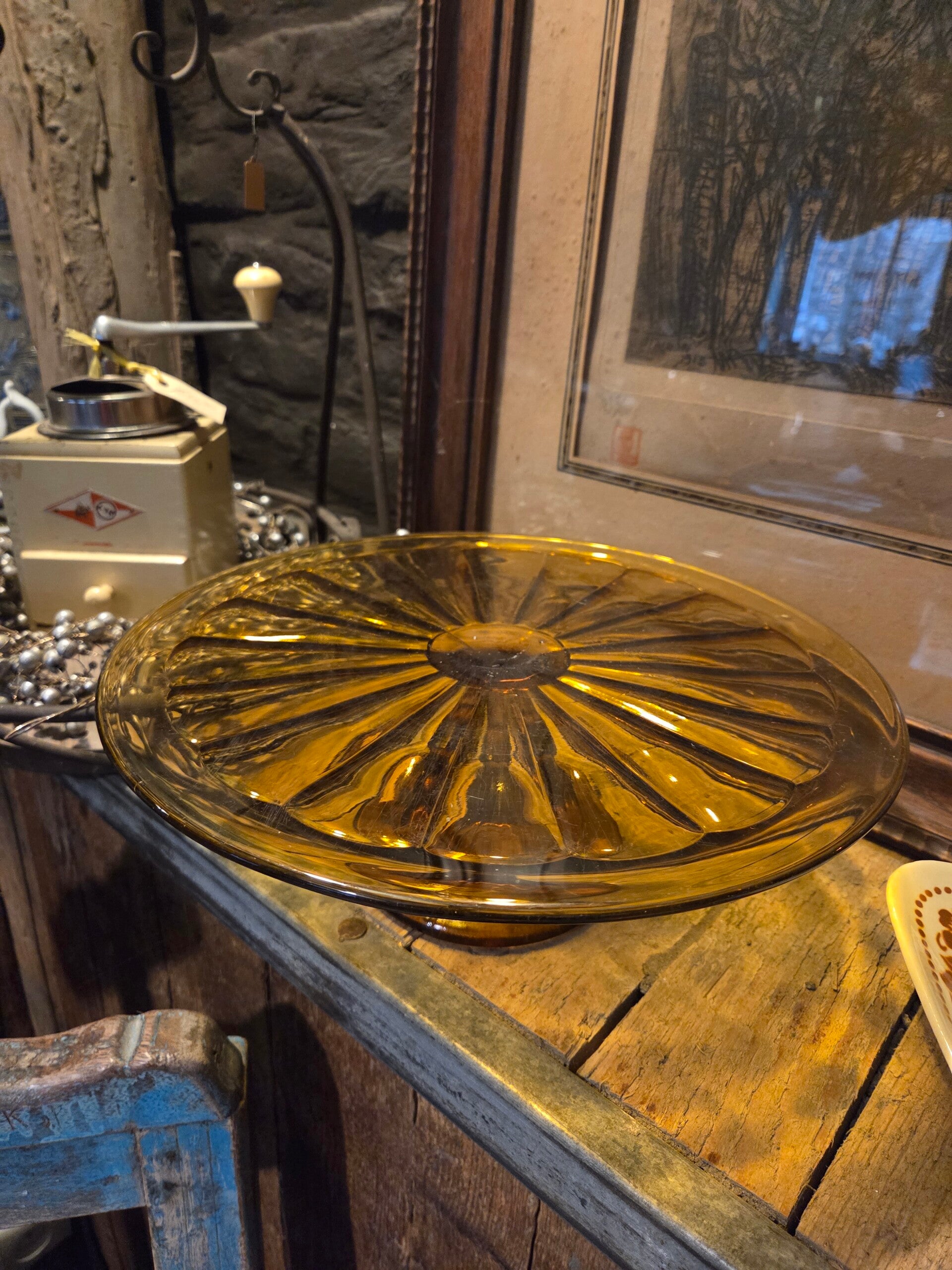 Taartschaal van Belgisch glas