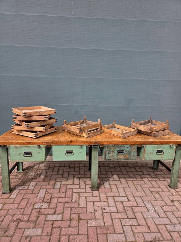 Oude bakkerswerkbank