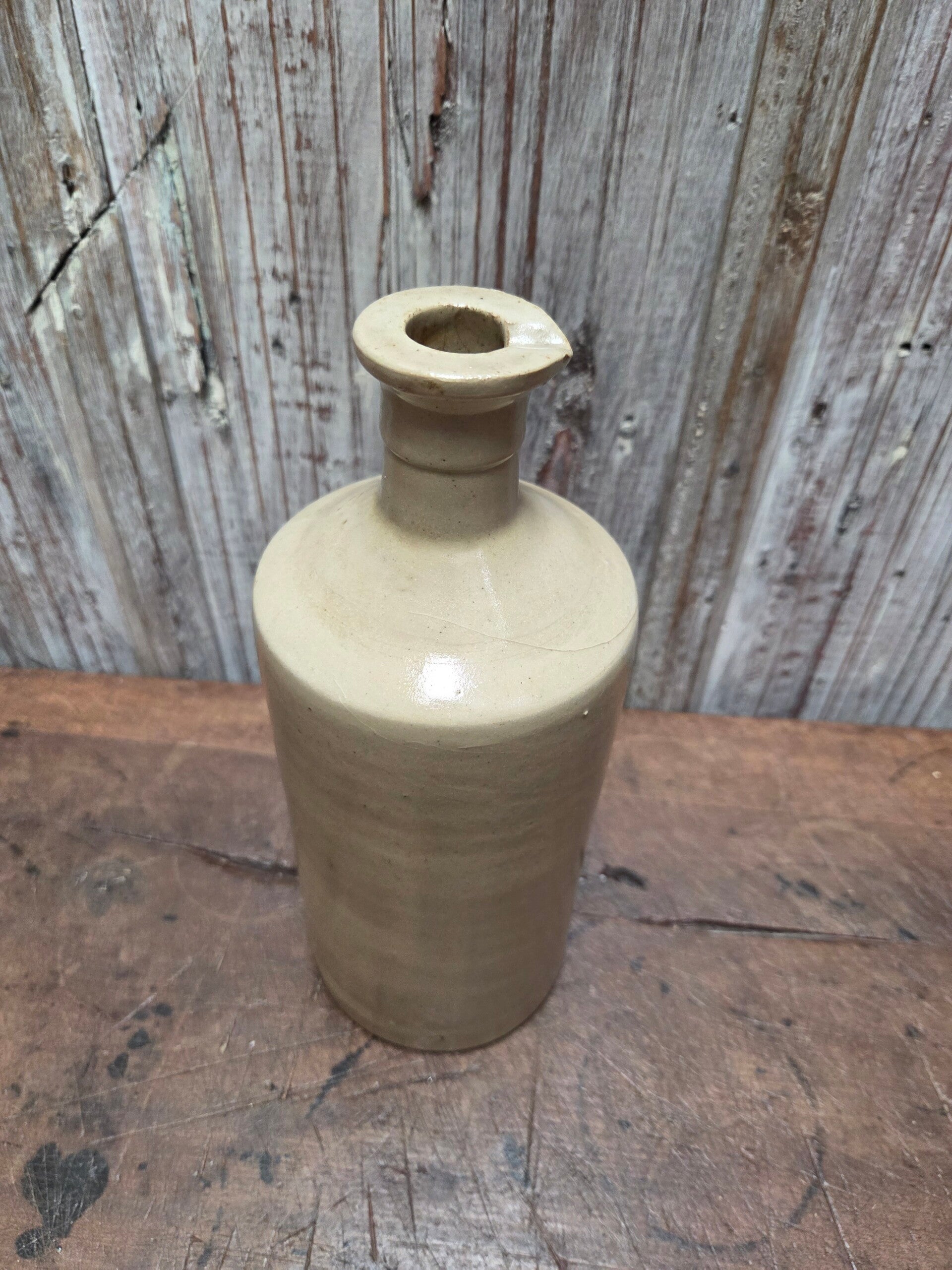 Oude fles Frans aardewerk