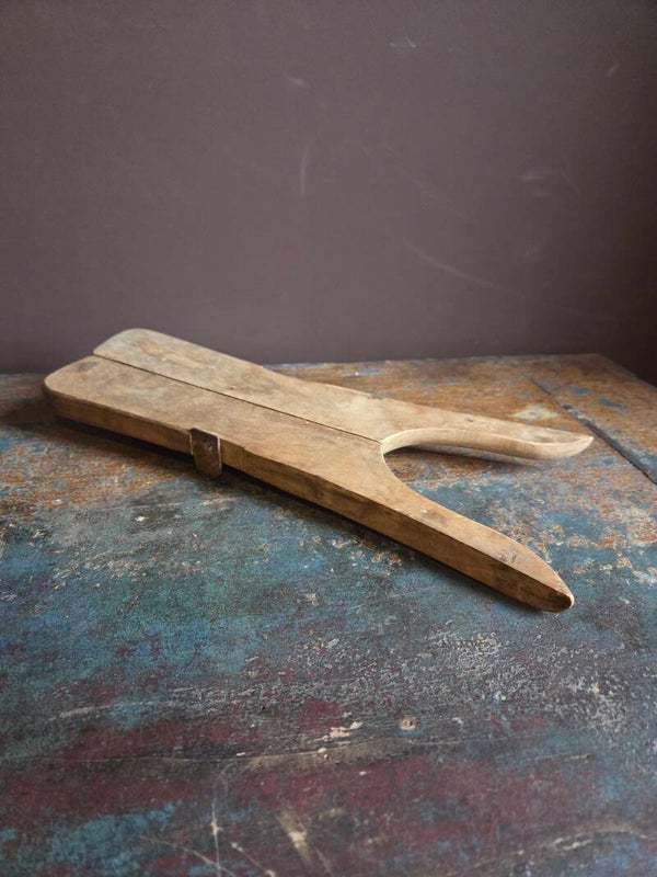 Houten laarzenaantrekker