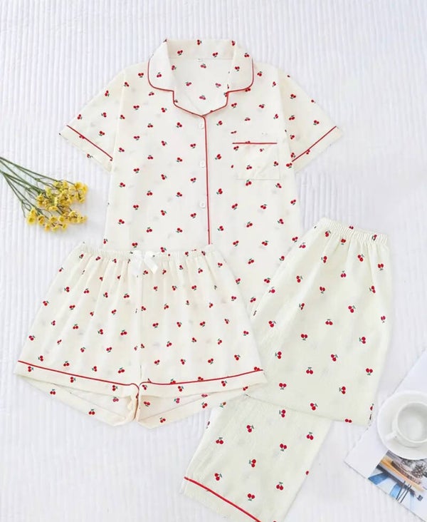 Ensemble de 3 pièces pour femmes : Chemise élégante à imprimé cerises avec haut pyjama, short et chemisier