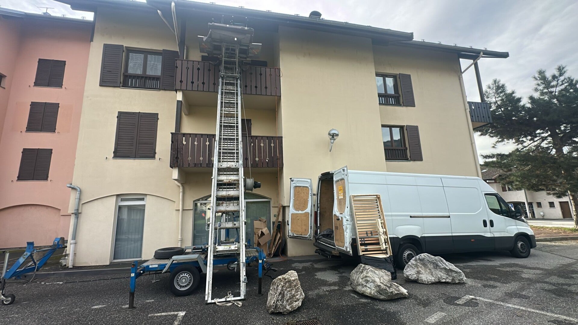 Intervention rapide de monte-meuble à Chambéry