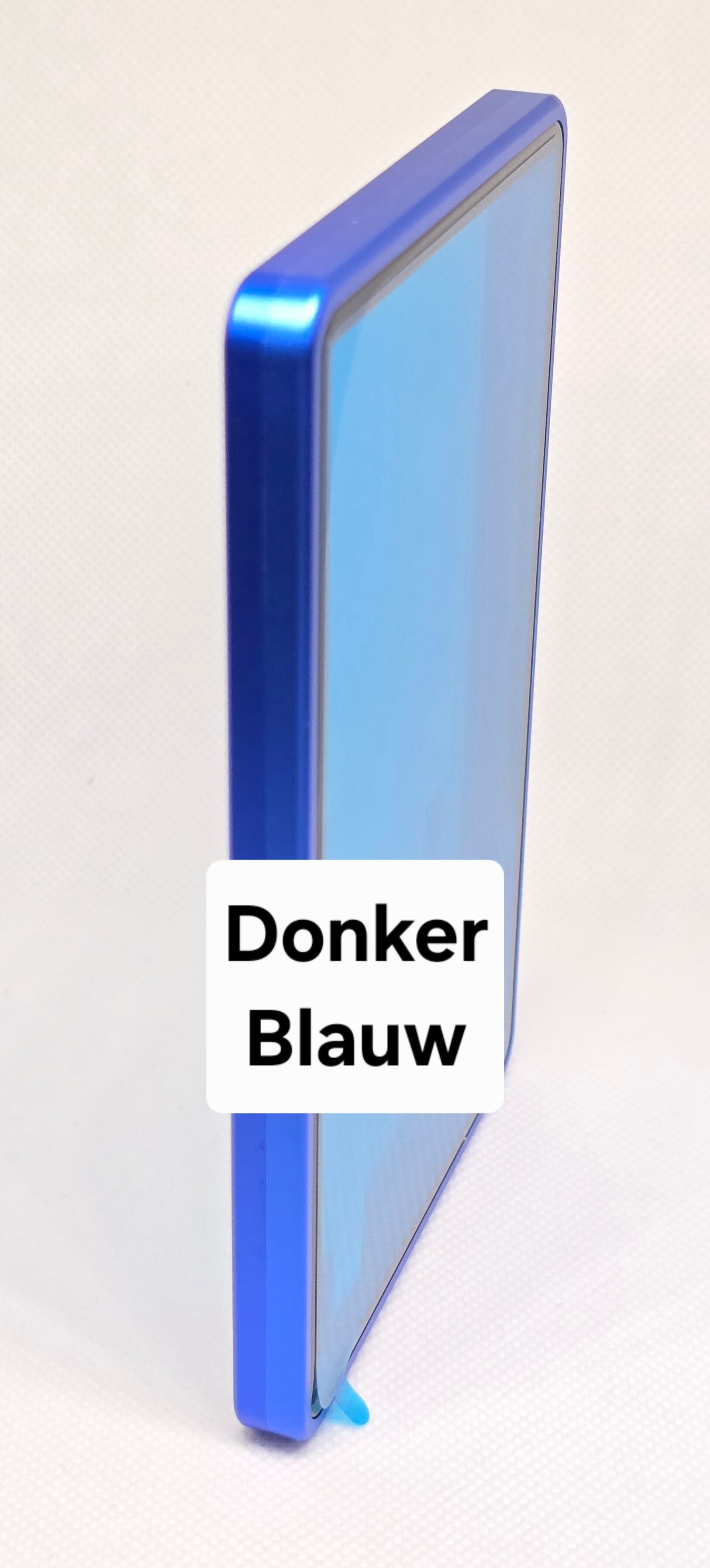 Donker blauw
