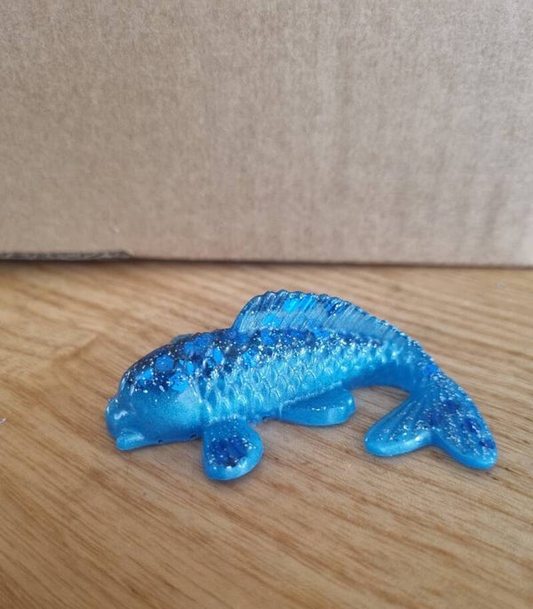 Carpe koï porte clef bleu