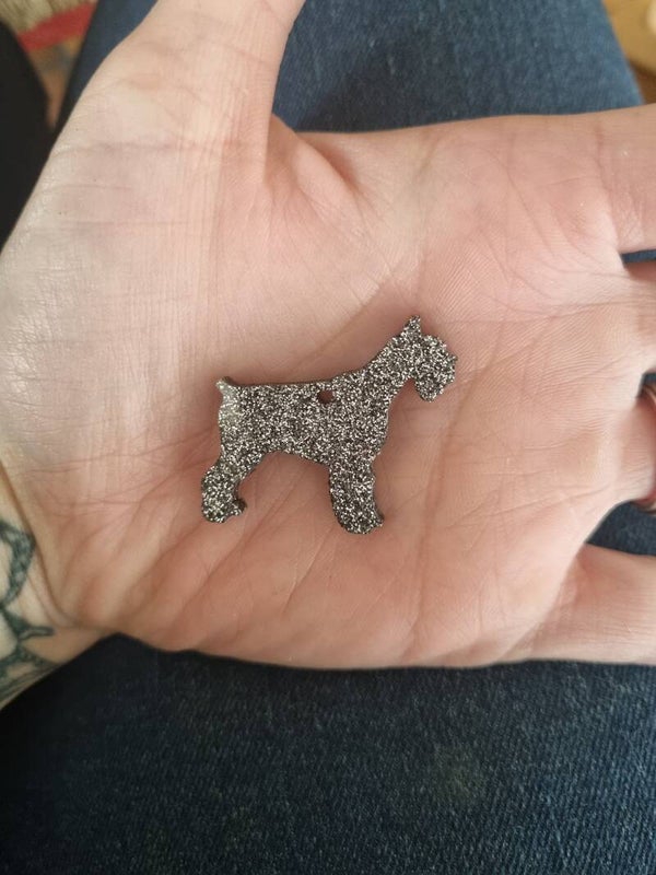 Schnauzer pendentif gris T. S