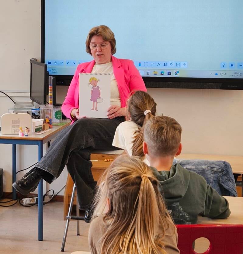 Prentenboek  Ik ben Miep voorgelezen door Marianne Klein Horstman voor de klas