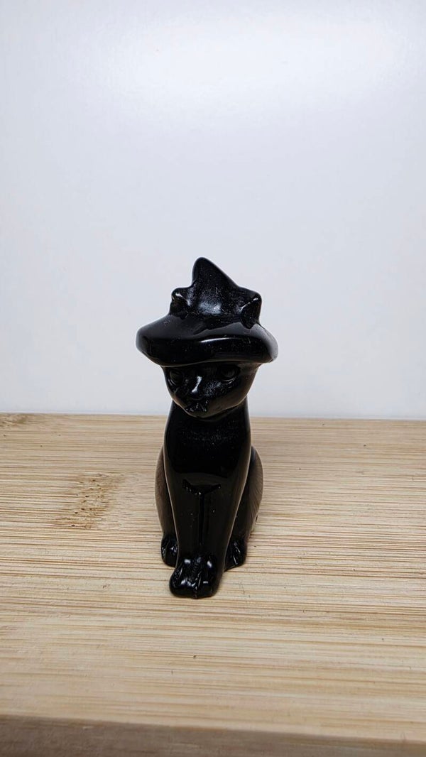 Obsidiaan witchy cat