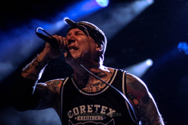 agnostic-front-10-van-32-standard-6uvw64.jpg