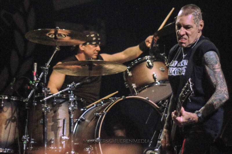 agnostic-front-23-van-32-standard-ato3nt.jpg