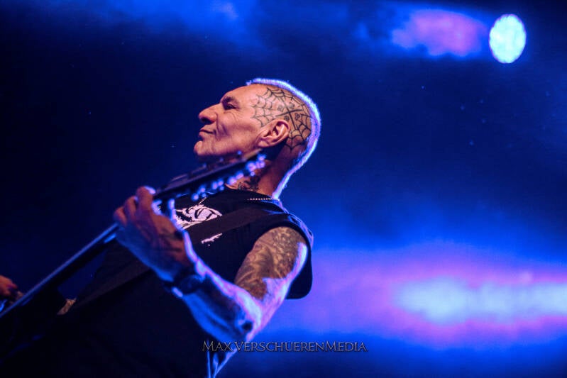 agnostic-front-8-van-32-standard-2dejv0.jpg