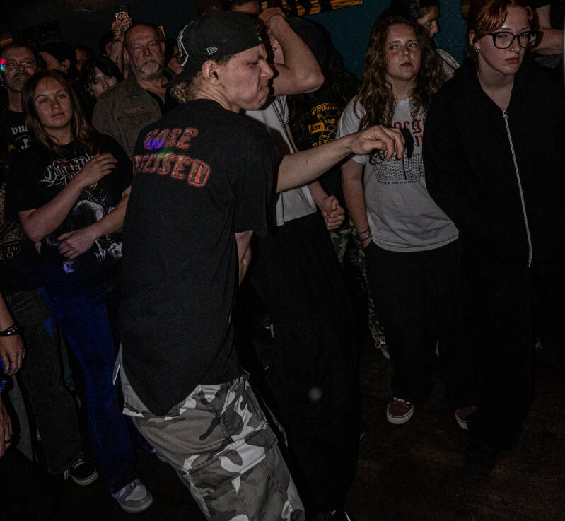 headlock-11-van-48-standard.jpg