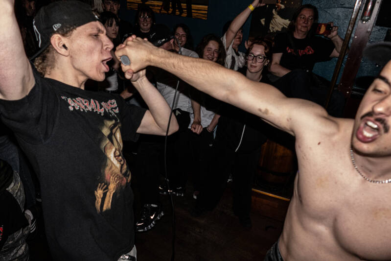 headlock-12-van-48-standard.jpg